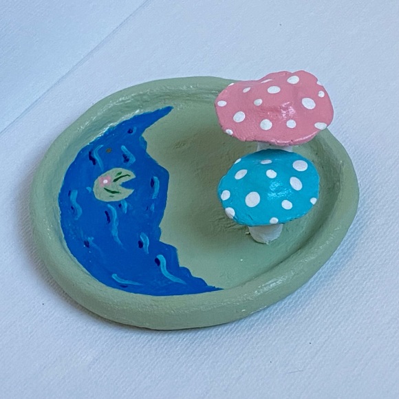 🍄 Mushroom Jewelry/Trinket Dish 🍄 - Picture 2 of 4